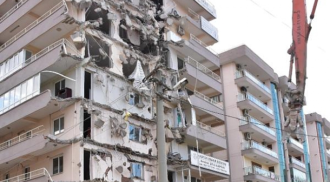 Art arda deprem oluyor… 'Ev alırken bodrum katına bakın' önerisi