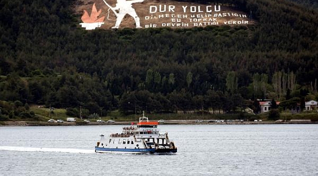 Gökçeada ve Bozcaada'ya feribot seferlerine fırtına iptali