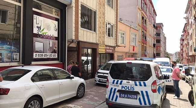 13 yaşındaki kız, üvey annesini bıçaklayarak öldürdü