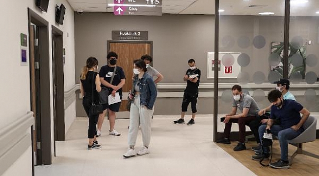 18 yaşındakilere de koronavirüs aşısı başladı