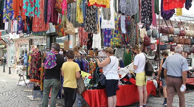 Ayvalık'ta esnaf, Midilli'den gelecek Yunan turistleri bekliyor