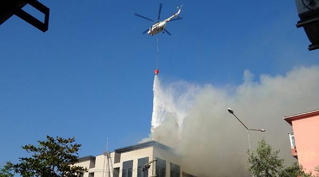 Çanakkale'de yeni emniyet binası inşaatının çatısında yangın