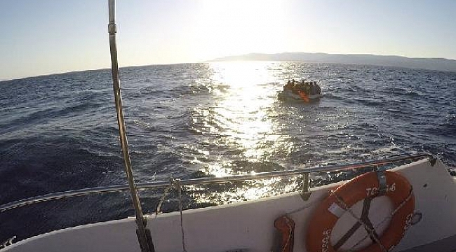 Çanakkale'de 12 kaçak göçmen kurtarıldı