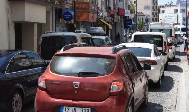 Çanakkale'de tatilin son günü dönüş yoğunluğu sürüyor