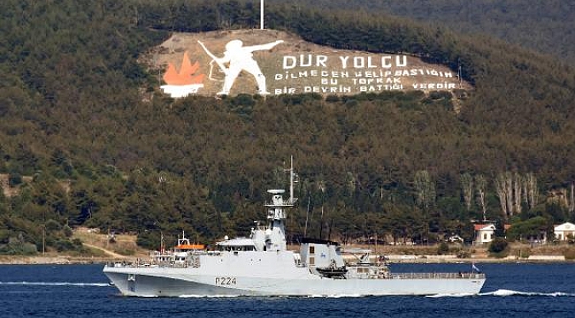 İngiliz savaş gemisi, Çanakkale Boğazı'ndan geçti