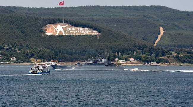 Rus savaş gemileri, Çanakkale Boğazı'ndan geçti