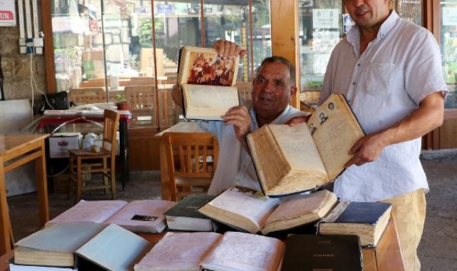 61 yıldır, Assos'u gezen turistlerin anılarını 35 defterde biriktirdi