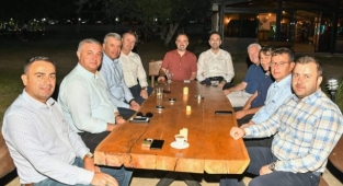 Hizmet İçin Bir Araya Geldiler