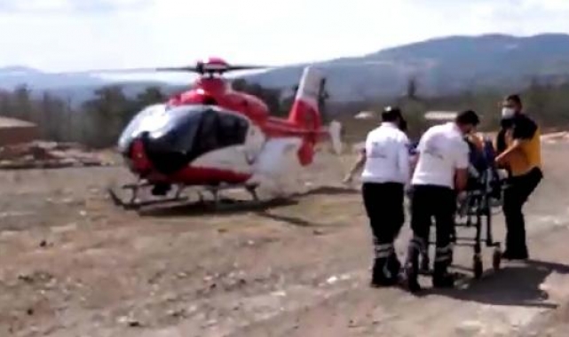 Üzerine tomruk düşmesiyle yaralandı, ambulans helikopterle sevk edildi