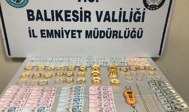 Engelli rolü yaparak kuyumcuyu soydular