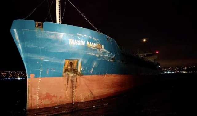 İstanbul Boğazı'nda 2 kuruyük gemisi çarpıştı
