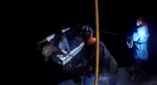 Ayvalık açıklarında fiber teknedeki 8 kaçak göçmen kurtarıldı