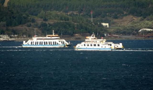 Çanakkale'de feribot seferlerine fırtına engeli