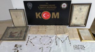 Çanakkale'de tarihi eser operasyonu; top güllesi ve 123 sikke ele geçirildi