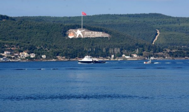 Rus askeri römorkörü, Çanakkale Boğazı'ndan geçti
