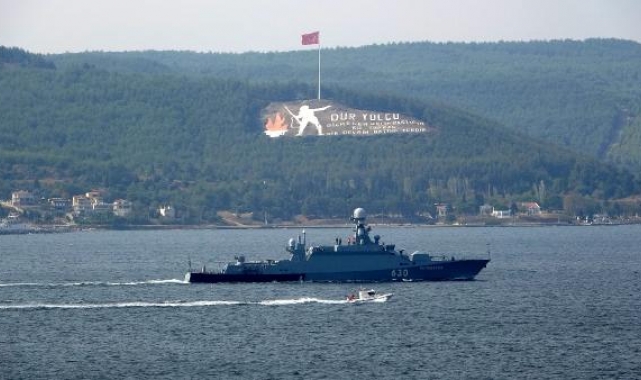 Rus savaş gemisi, Çanakkale Boğazı'ndan geçti