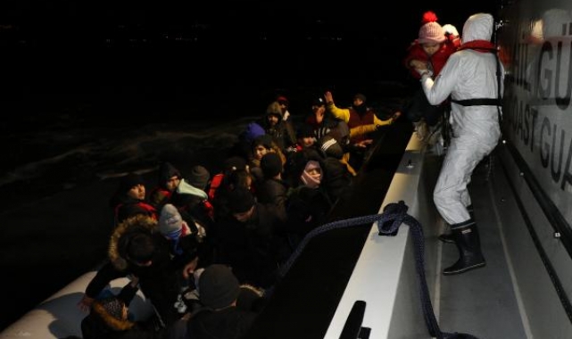 Ayvacık açıklarında 43 kaçak göçmen kurtarıldı