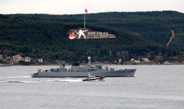 Bulgar savaş gemisi 'Drazki, Çanakkale Boğazı'ndan geçti