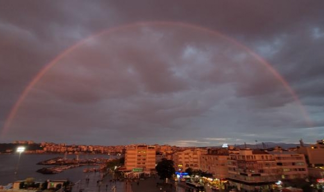 Çanakkale'de gün batımında gökkuşağı