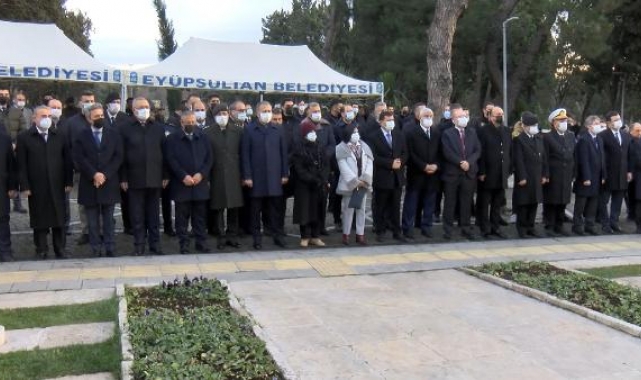 Mehmet Akif Ersoy vefatının 85'nci yılında mezarı başında anıldı