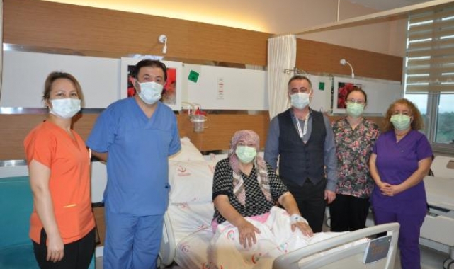 Ağrıyla gittiği hastanede karnından 3 kiloluk böbrek tümörü çıkarıldı