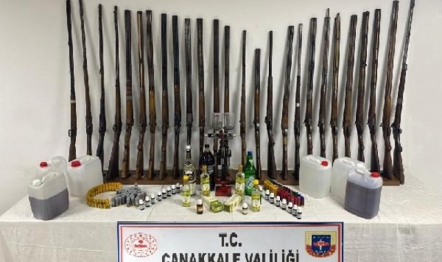 Çanakkale'de 26 tüfek ve sahte içki ele geçirildi