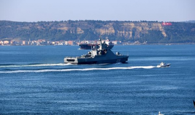 Rus savaş gemisi 'Dmitry Rogachev' Çanakkale Boğazı'ndan geçti