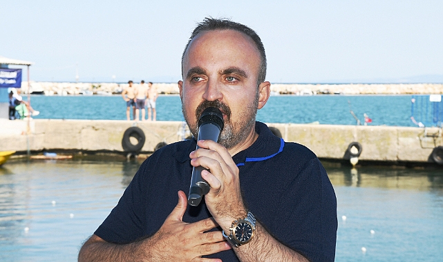 “BİZİMLE KAVGA EDİN, BİZİMLE SİYASİ SAVAŞ YAPIN; FAKAT ÇALIŞANLARI TEHDİT ETMEK BÜYÜK BİR ACİZLİKTİR”