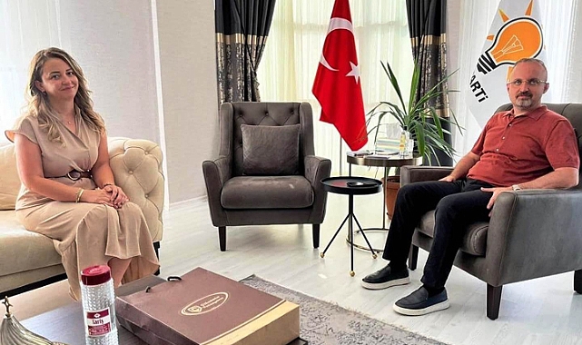 AK Parti Grup Başkanvekili ve Çanakkale Milletvekili Bülent Turan, KADEM Çanakkale Başkanı Özlem Atıcı’yı misafir etti.