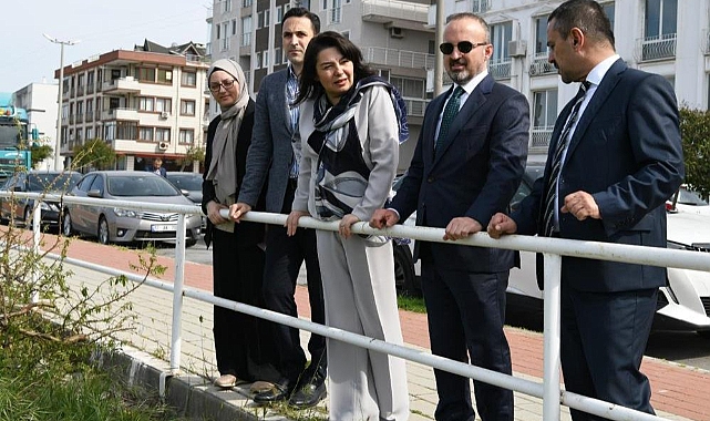 AK Parti Grup Başkanvekili ve Çanakkale Milletvekili Bülent Turan, Sarıçay üzerinde 4. Köprünün yapılacağının müjdesini verdi.