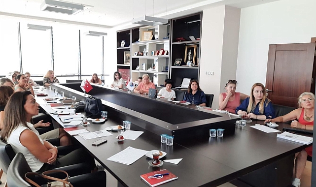TOBB ÇANAKKALE KADIN GİRİŞİMCİLER KURULU İŞBİRLİĞİNDE İŞLETME MERCEĞİ BİLGİLENDİRME TOPLANTISI DÜZENLENDİ