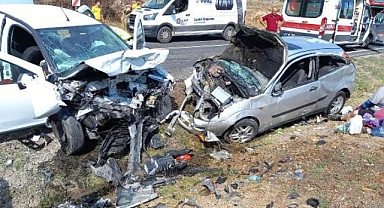 Çanakkale'de otomobiller çarpıştı: 5 yaralı