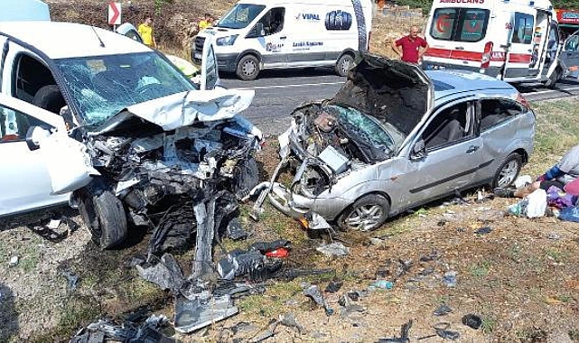 Çanakkale'de otomobiller çarpıştı: 5 yaralı
