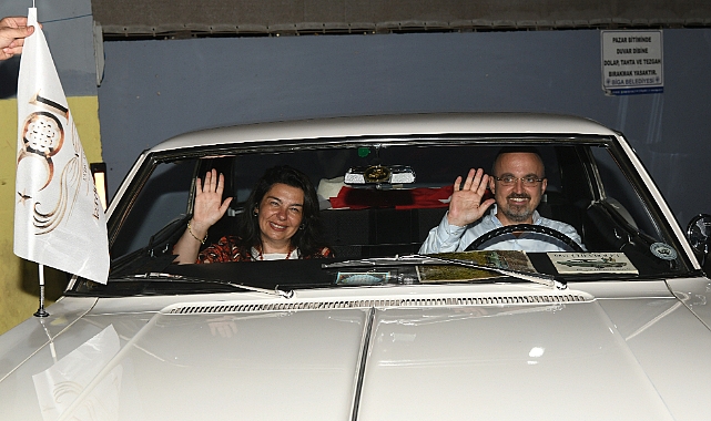 TURAN BİGA’DA KLASİK OTOMOBİL SERGİSİNİ ZİYARET ETTİ