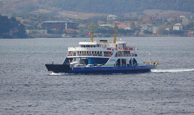 Gökçeada ve Bozcaada feribot seferlerine 'olumsuz hava' engeli