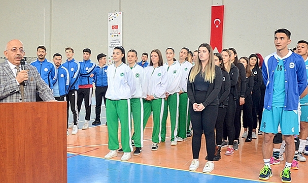TÜRKİYE ÜNİVERSİTELER ARASI VOLEYBOL TURNUVASININ AÇILIŞ TÖRENİ GERÇEKLEŞTİRİLDİ
