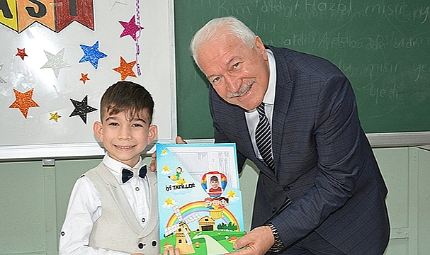 BAŞKAN YILMAZ, KARNE DAĞITIM TÖRENİNE KATILDI