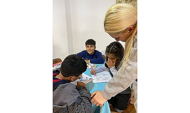DEPREMZEDE ÇOCUKLAR İÇİN SOSYAL ETKİNLİKLER YAPILDI