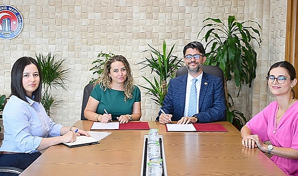 KADEM VE ÇOMÜ ARASINDA İŞBİRLİĞİ PROTOKOLÜ İMZALANDI