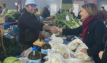 Kepezin Topuklu Efesi Pazar Esnafıyla Buluştu