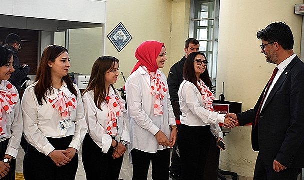 REKTÖR ERENOĞLU HASTANEDE ÇALIŞAN ÖĞRENCİLERİ ZİYARET ETTİ