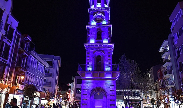 KANSER FARKINDALIĞINA MOR IŞIK