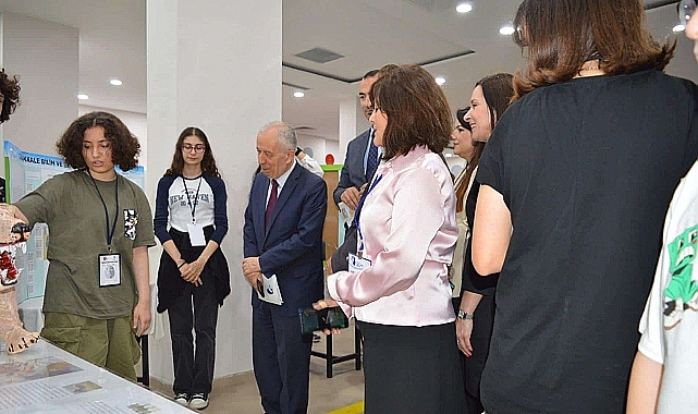 Öğrenciler projelerini Bilim Fuarı'nda beğeniye sundu