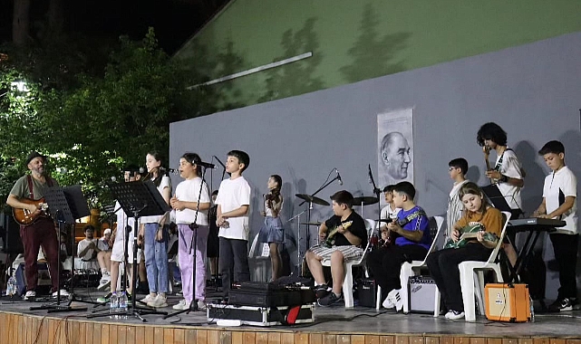 Bayramiç Çocuk Orkestrası’ndan muhteşem konser