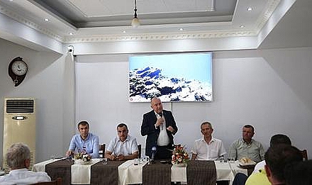 Ayhan Gider muhtarlarla buluştu