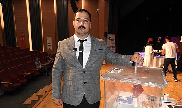 Çanakkale Kent Konseyi Başkanlığına genç isim Halit Kubilay Fırat seçildi.