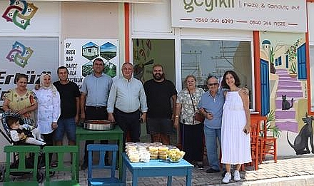 Geyikli Belediye Başkanı Mevlüt Oruçoğlu, yeni iş yeri açılışına katıldı