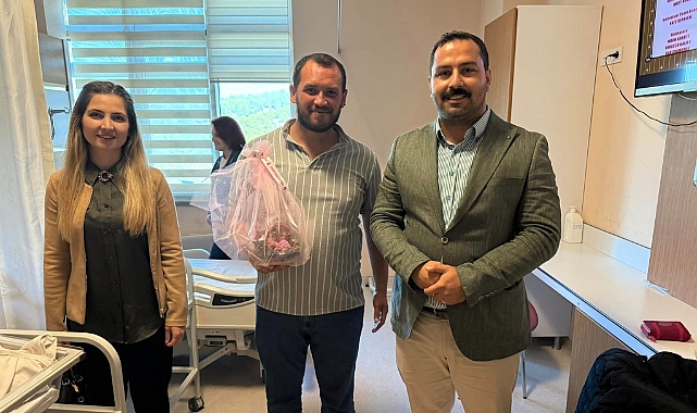 Çanakkale'de 29 Ekim'de doğan bebekleri ziyaret ettiler