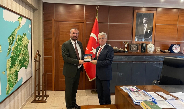 Ezine Gıda İhtisas OSB Müdürü Altınok İl Müdürü Borca’yı ziyaret etti