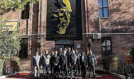 Vali Toraman’dan okula ziyaret
